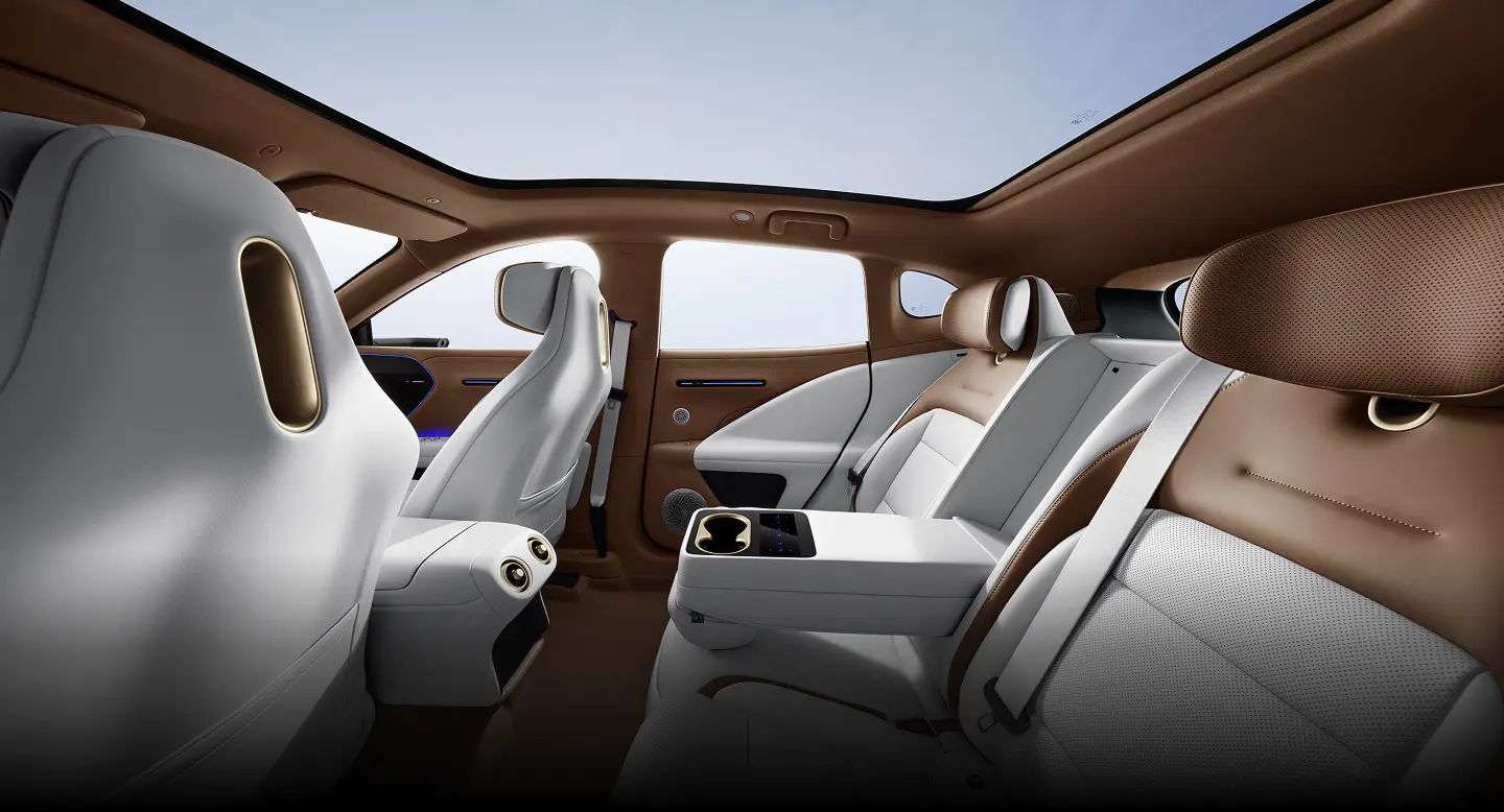 AVATR 07 interior